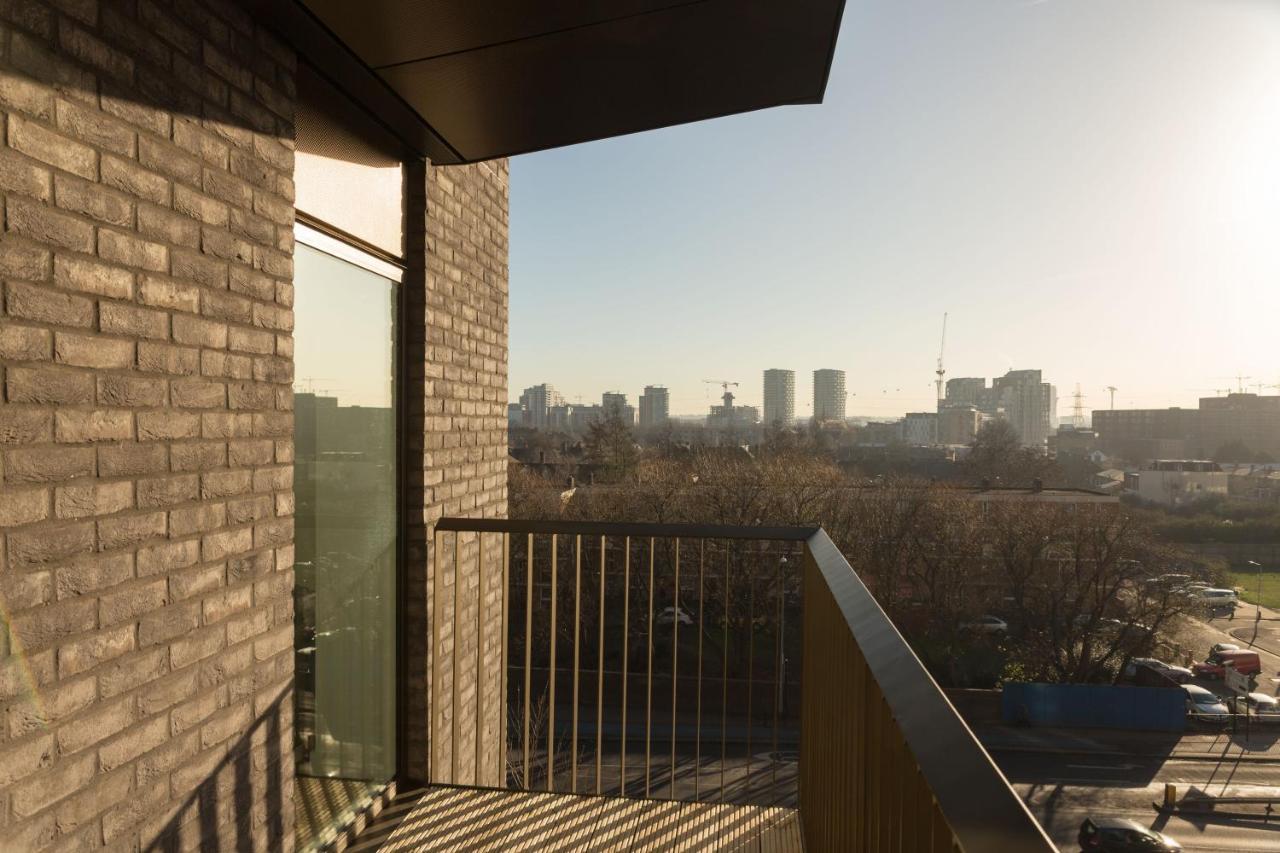 Spacious & Modern 1 Bedroom Close To Station In E16 London Kültér fotó
